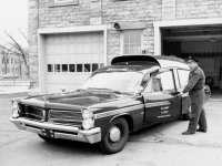 1963 Superior Pontiac military ambulance.jpg
