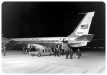 JFK 1963-11-22 04 JFK ariving Andrews AFB.jpg