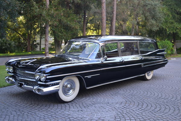 1959 Cadillac S&S Park Row Combination. Even the stainless is like new. The S&S's had the chrome 'ice cream cones' on the tail lights. The doors are l