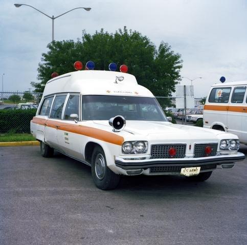 74 Old USA White Orange Stripe