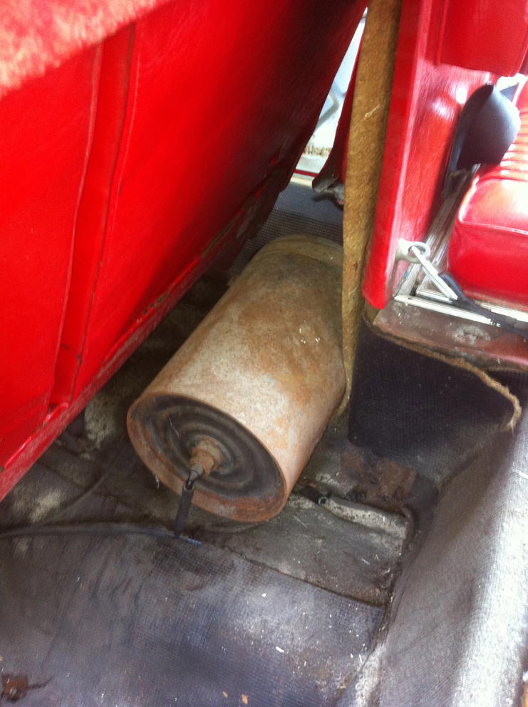 Patient vacuum reservoir behind the passenger seat.